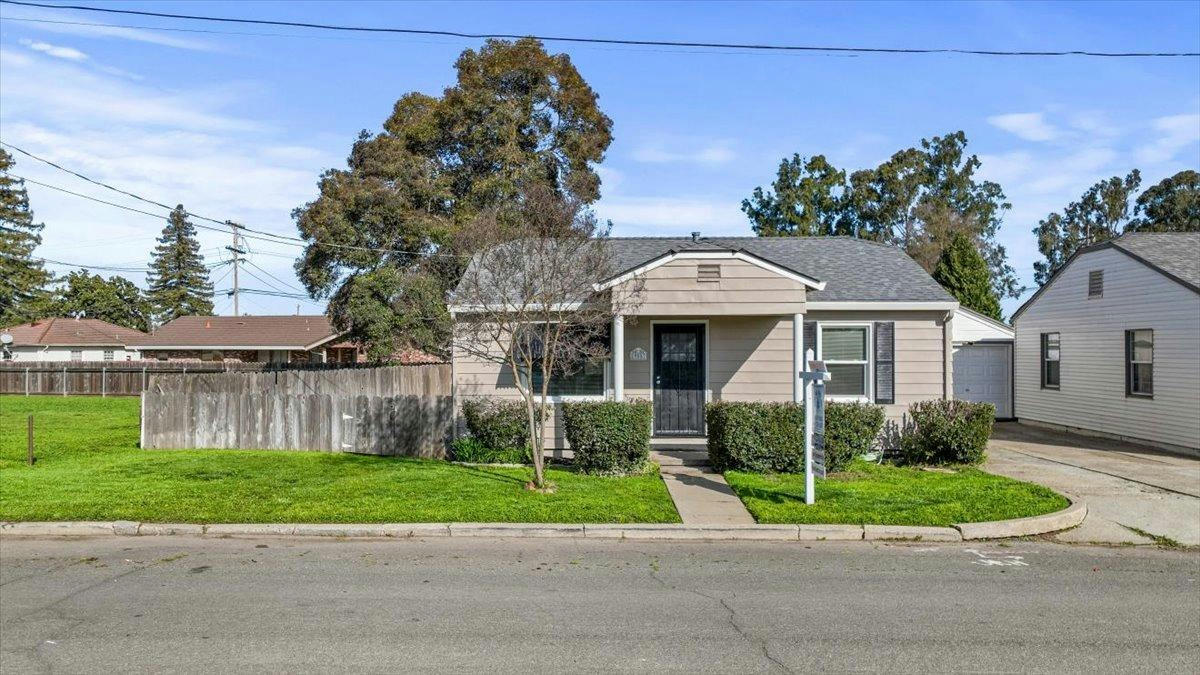 19057 E FRONT ST, LINDEN, CA 95236, photo 1 of 24