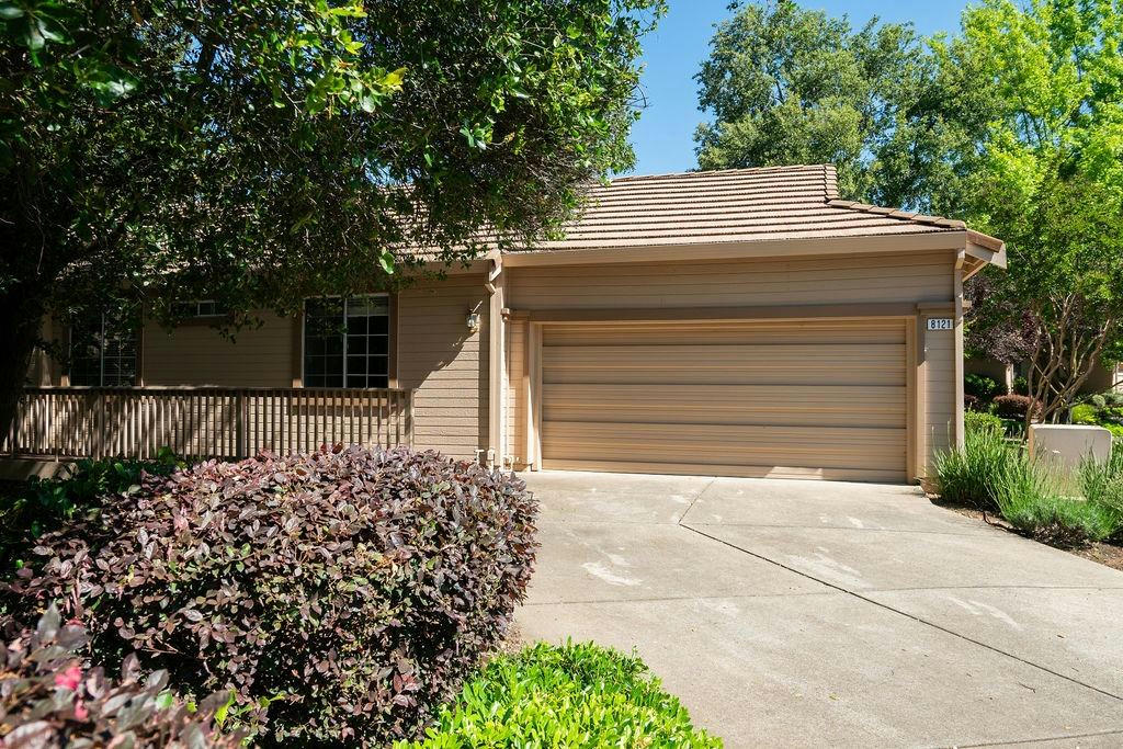 8121 HERITAGE MEADOW LN, CITRUS HEIGHTS, CA 95610, photo 1 of 22