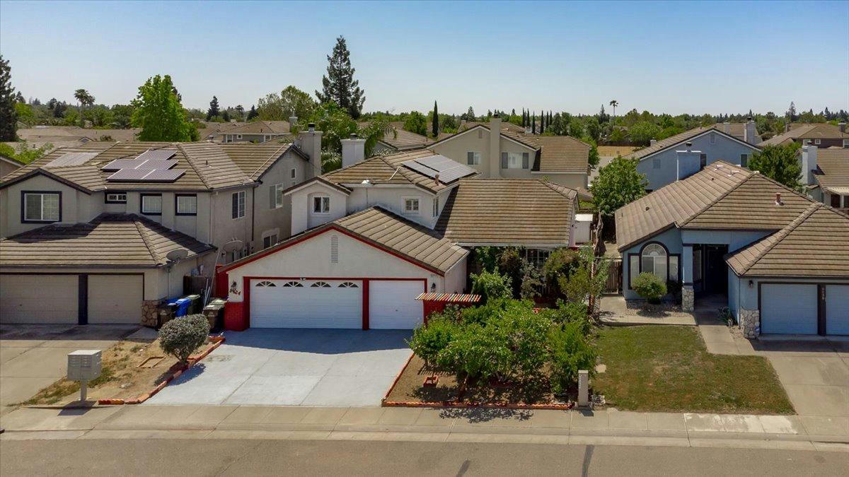 8824 SILVERBERRY AVE, ELK GROVE, CA 95624, photo 1 of 43
